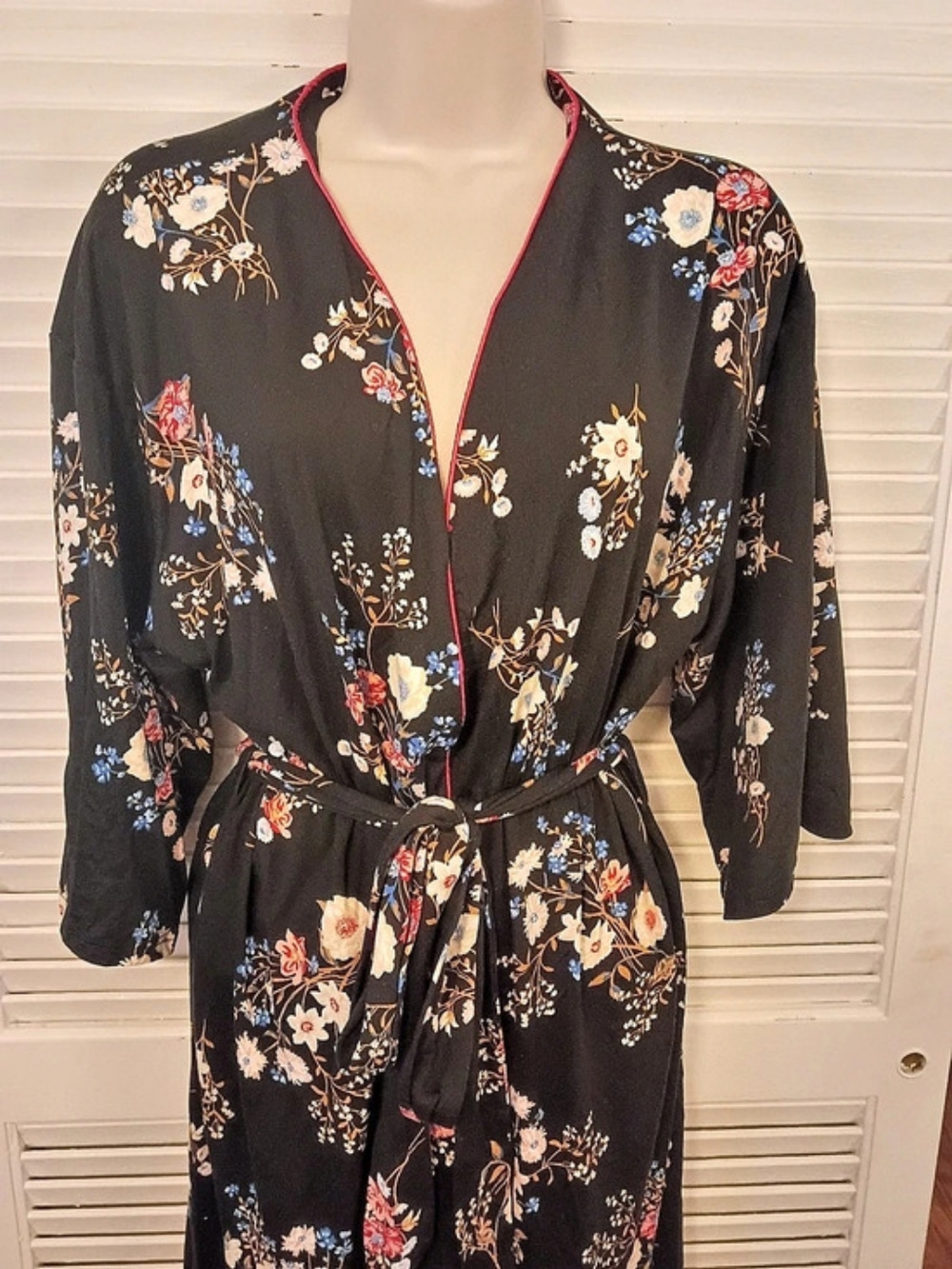Flora Floral Robe - Picture 3 of 9